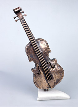 "Violin", sculpture.