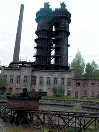 Gas purification, blast-furnace shop, 1955. Front: slurry pond, gas purification building, two scrubbers